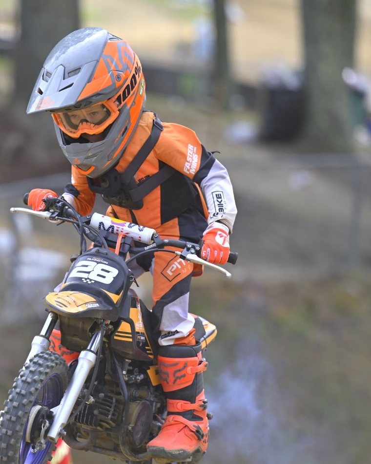 Beckett Pilkington racing #28