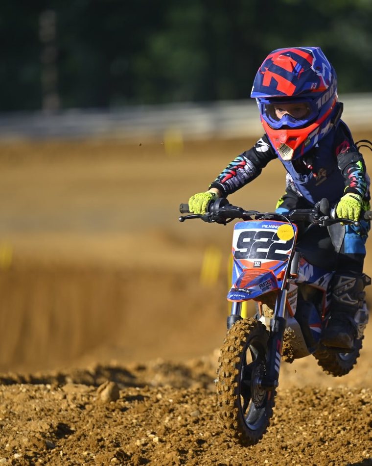 Storm Pilkington racing #922